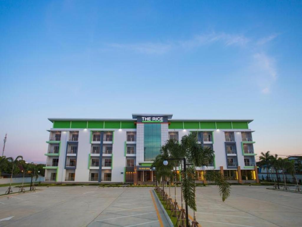 The Rice Hotel Roi Et Bagian luar foto