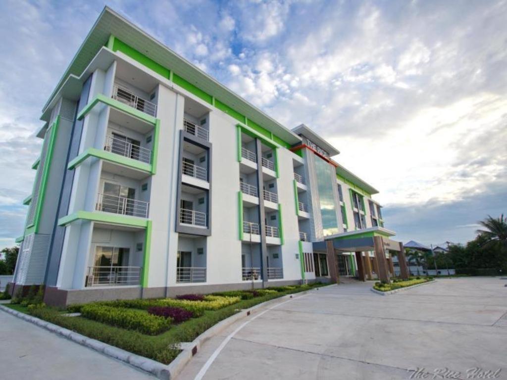 The Rice Hotel Roi Et Bagian luar foto