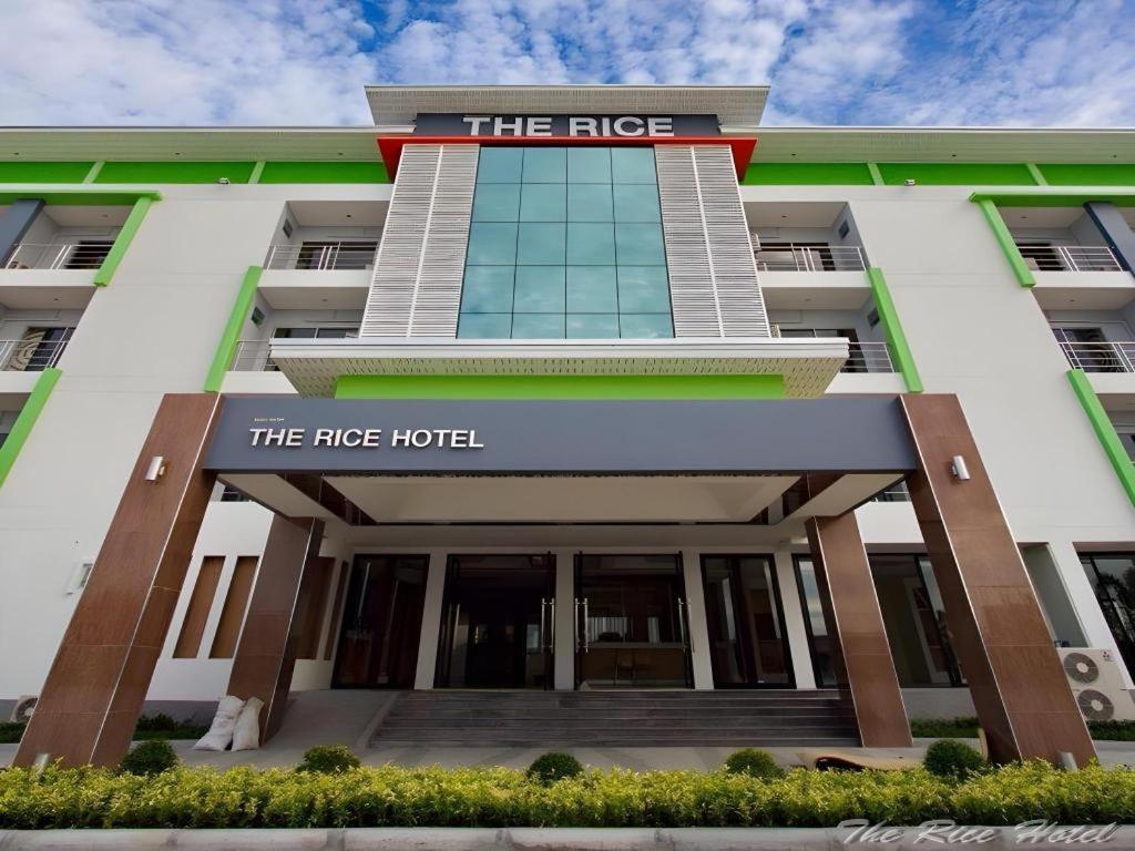 The Rice Hotel Roi Et Bagian luar foto