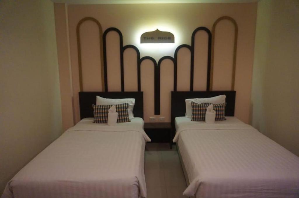 The Rice Hotel Roi Et Bagian luar foto
