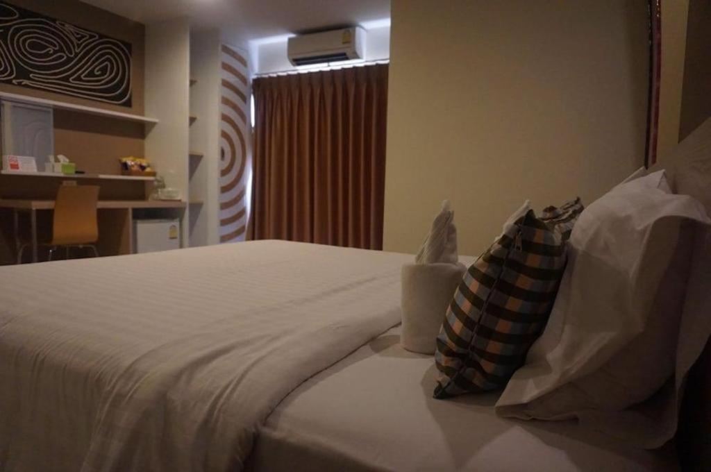 The Rice Hotel Roi Et Bagian luar foto