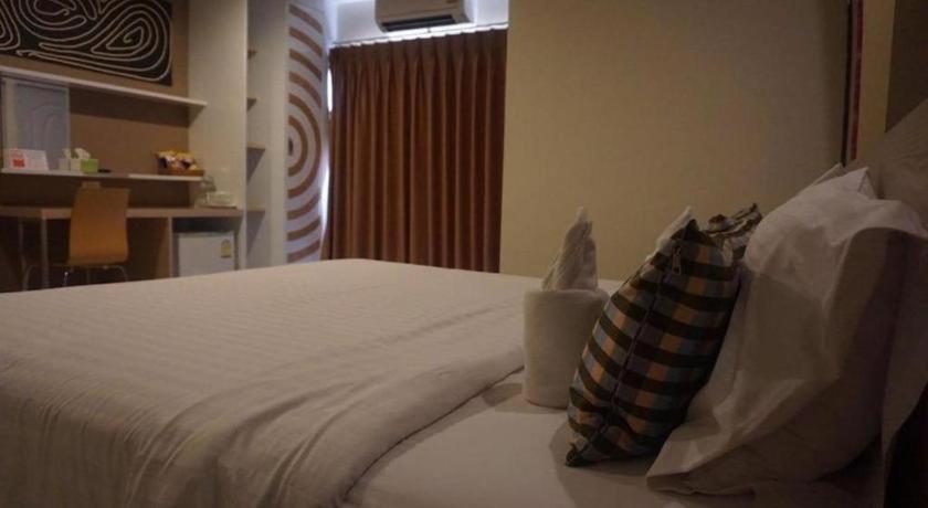The Rice Hotel Roi Et Bagian luar foto