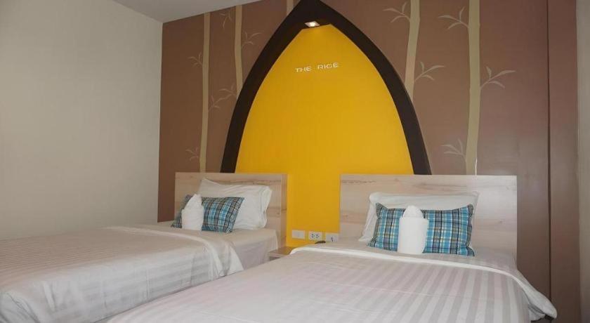The Rice Hotel Roi Et Bagian luar foto